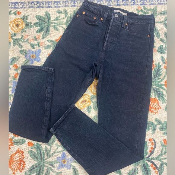 Levi’s 501 Wedgie classic size 25 button fly tapered denim jeans premium - Picture 1 of 6